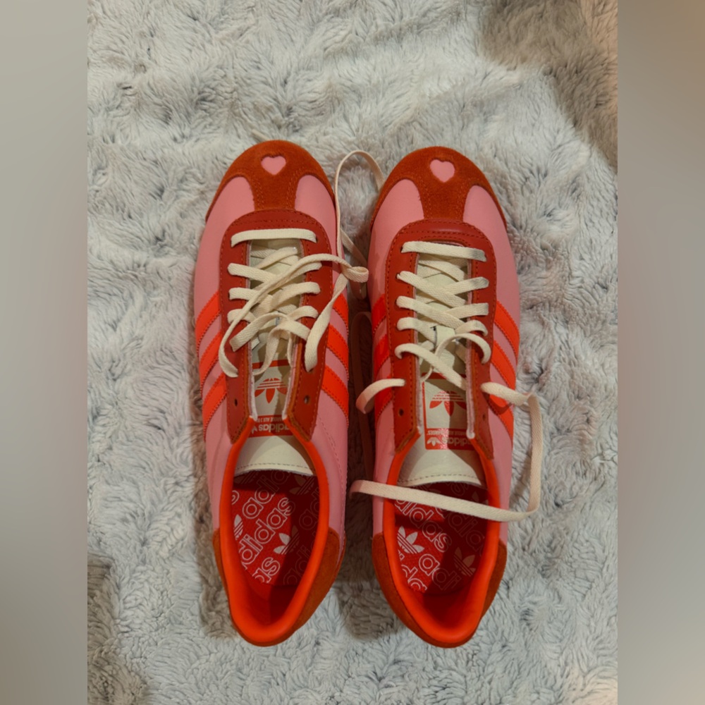 ADIDAS Sneakers